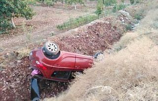 Feci kazada emniyet kemeri takılı olan 5 kişi ölümden...