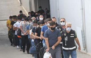 FETÖ operasyonuna 6 tutuklama