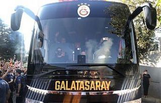 Galatasaray derbi için yola çıktı