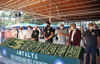 Gazeteci Naci Uğural son yolculuğuna uğurlandı