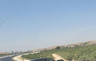 Gaziantep’te lüks otomobil bir araca çarptı:...