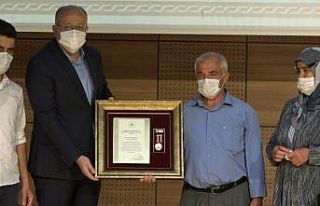Gaziantep’te şehit yakınları ve gazilere madalyaları...