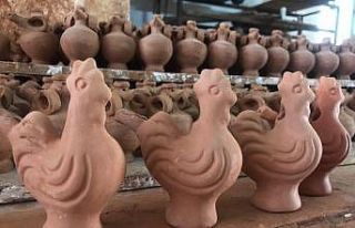 Geleneksel sanatı kalıptan kalıba sokuyor