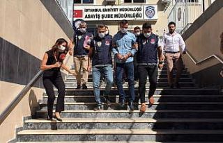 Genç kıza dehşeti yaşatan zanlılar, polis tarafından...