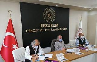Genç şairler birincilik için ter döktü