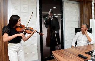 Genç şampiyon, Başkan Uysal için çaldı