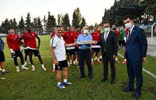 Gençlik ve Spor İl Müdürü Balıkesirspor’u...
