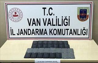 Gevaş’ta 30 adet kaçak cep telefonu ele geçirildi