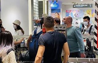 Giyim mağazasında sıra kavgası