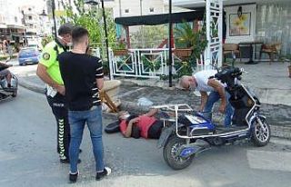 Gözlerinin önünde yaşanan kaza sonrası yaralıya...