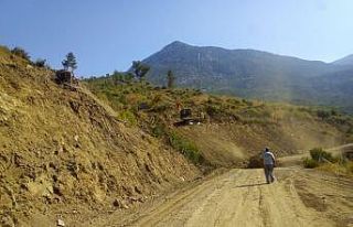 Gündoğmuş’ta heyelan yaşanan yol onarıldı