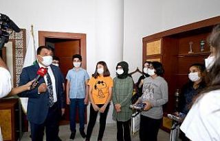Gürkan’dan başarılı öğrencilere hediye