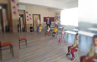 Hakanoğlun’dan minik öğrencilere ziyaret