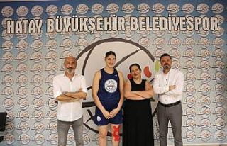 Hatay Büyükşehir Belediyespor, İdal Yavuz ile...