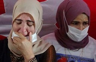 HDP önündeki ailelerden İHA ve TGRT’ye teşekkür