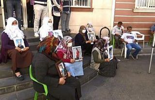 HDP önündeki ailelerin evlat nöbeti 372’nci gününde