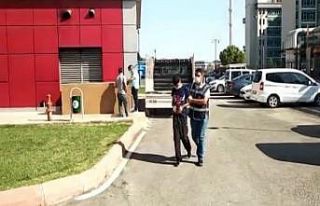Hırsızlar önce kameraya sonra polise yakalandı