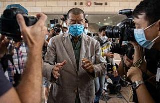 Hong Kong’da medya patronu Lai, muhabiri tehdit...