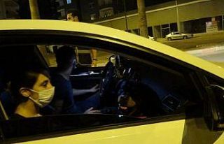 Huzur uygulamasından kaçıp polis motosikletine...