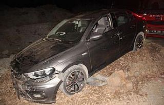 İkaz levhasını görmeyince kuma saplandı