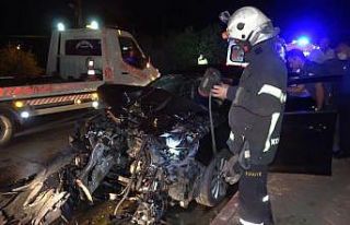İki otomobil kafa kafaya çarpıştı: 5 yaralı