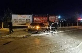 İki otomobil kavşakta çarpıştı, takla atan araç...