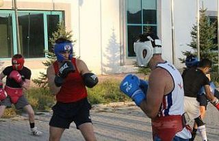 İngiltere ve Türkiye Boks Milli Takımları Çankırı’da...