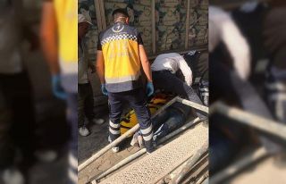 İnşaat işçisi 10 metre yükseklikten düştü