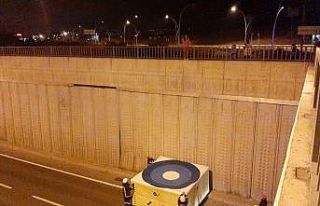 İntihara kalkışan genç kadını polis ikna etmek...