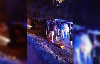 İskenderun’da hasta almaya giden ambulans devrildi