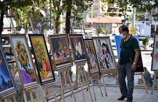 ISMEK kursiyerlerinden açık hava sergisi