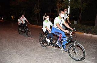 Isparta’da görme engelliler ilk kez bisiklet deneyimi...