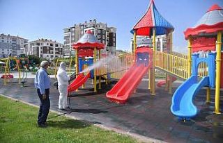 Isparta’daki 326 çocuk parkı aralıksız dezenfekte...