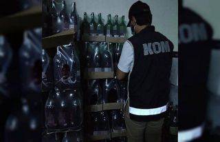İzmir polisinden sahte içki operasyonu: 11 bin 583...