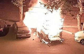 İzmir’de 3 aracı kundakladığı iddia edilen...