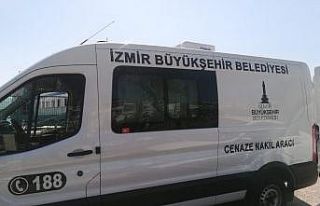 İzmir’de arabalı vapurdan denize atlayan şahsın...