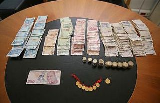 İzmir’de dilencinin üzerinden 8 altın ve 4 bin...