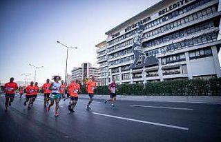 İzmir’de kurtuluş coşkusu maratonla taçlandı