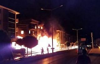 İzmir’in Bayındır ilçesinde 5 katlı bir apartman...