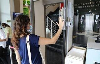 İzmit Belediyesi korona virüse tedbirlerini aksatmıyor