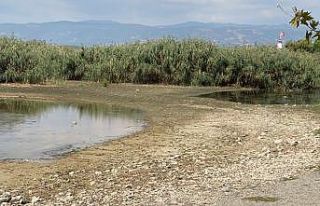 İznik Gölündeki kuraklık korkutuyor