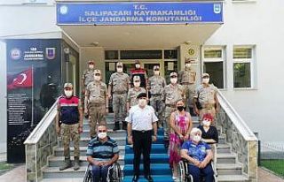 Jandarmadan engellilere büyük destek