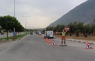 Jandarmadan refüjlerde çalışan belediye personeline...
