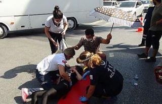 Kadın sürücü çarptığı genç kızın başından...