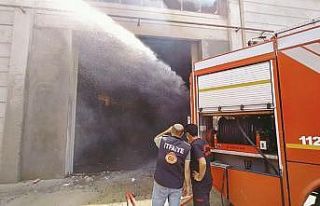 Kahramanmaraş’ta fabrika yangını söndürüldü