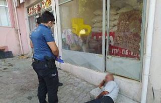 Kalk denildikçe yattı, içki şişesine sarıldı