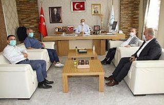 Kanaat önderleri Kaymakam Türkmen ile bir araya...