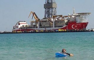 "Kanuni" kırmızı beyaza boyandı, Türk...