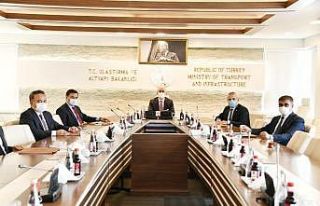 Karabük heyeti Bakan Karaismailoğlu ile bir araya...