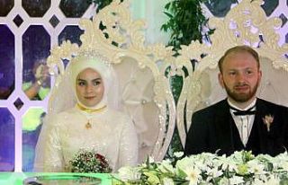 Karacoşkun ile Sarıyıldız ailelerinin mutlu günü